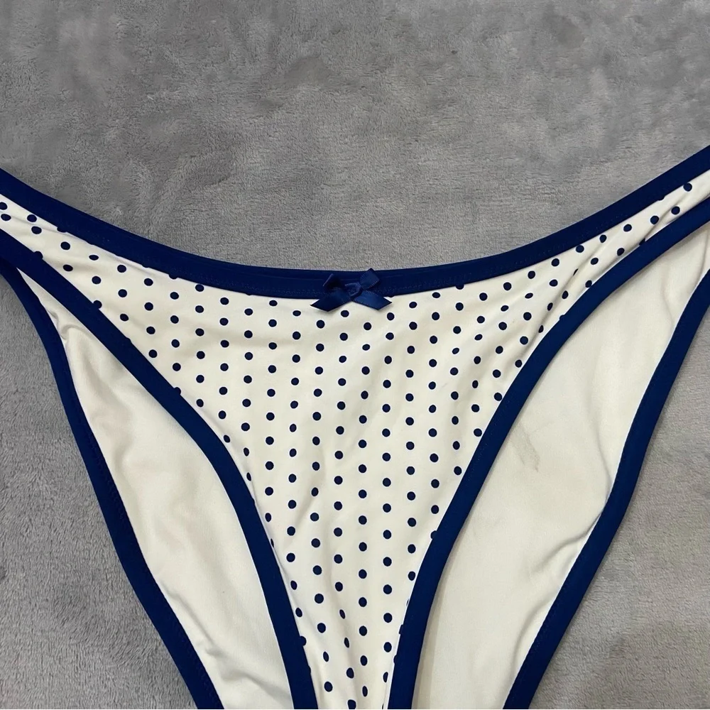 Frankies Bikinis new without